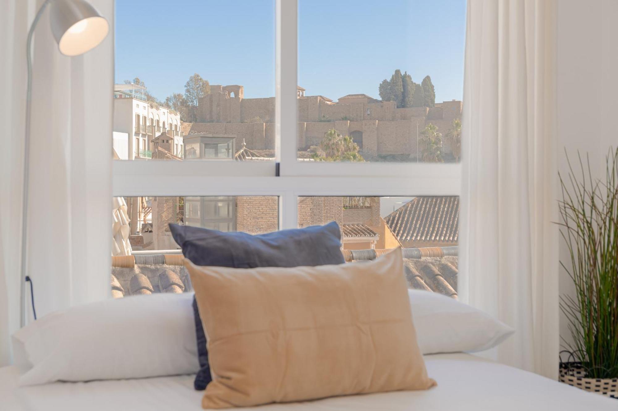 C79 - Fabulous Apartment Alcazaba Views Malaga Bagian luar foto